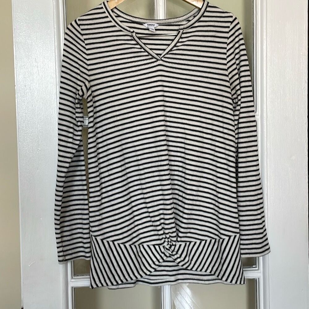 Sonoma small maternity black white striped long sleeve v neck shirt winter